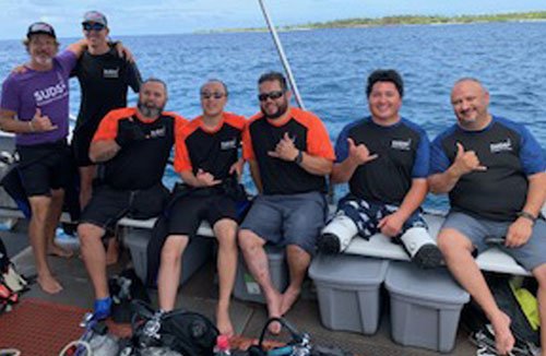 SUDS servicemembers group photo at dive event